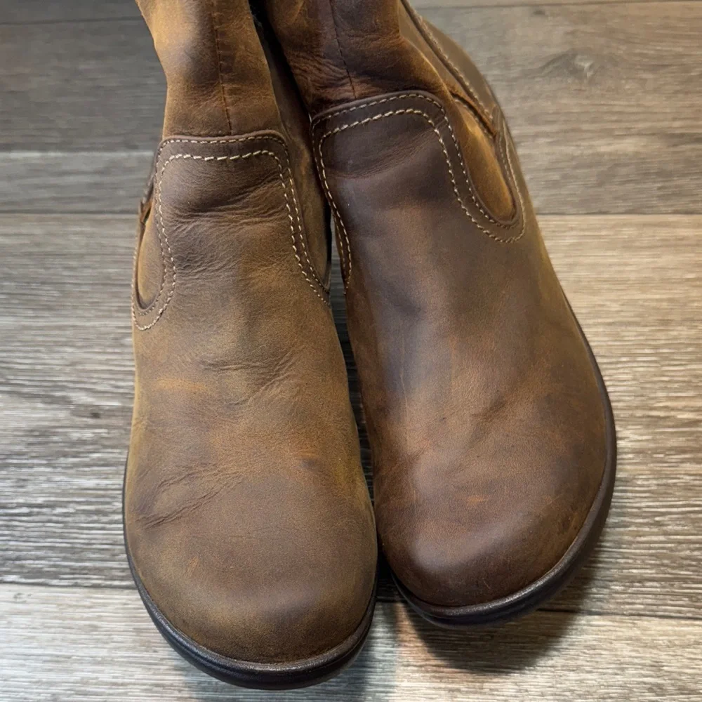 L.L. Bean Brown leather padded Boots woman’s size 8 (j77)